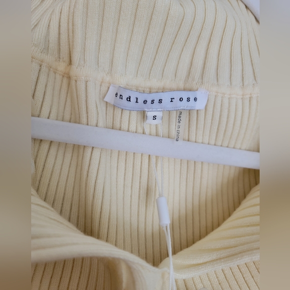 NEW! 🌷 Endless Rose Wide Collar Knit Sweater Ivory Cream Cropped Size Small - Picture 12 of 14